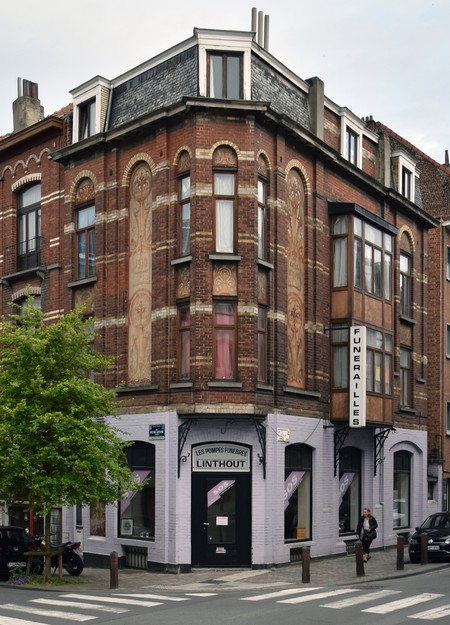 Victor Lefèvrestraat 61 en Linthoutstraat 88, Schaarbeek (© APEB, foto 2016).