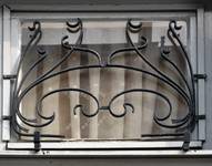 Waelhemstraat 48, Schaarbeek, traliewerk impostvenster (© GOB-BSO, foto APEB 2016).